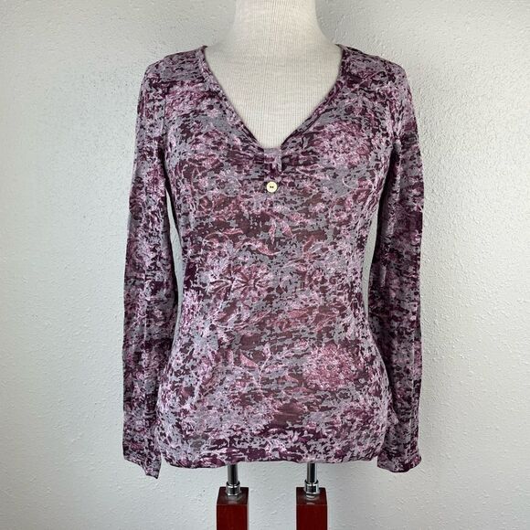 Maurices Tops - Maurices V-Neck Top Size M EUC